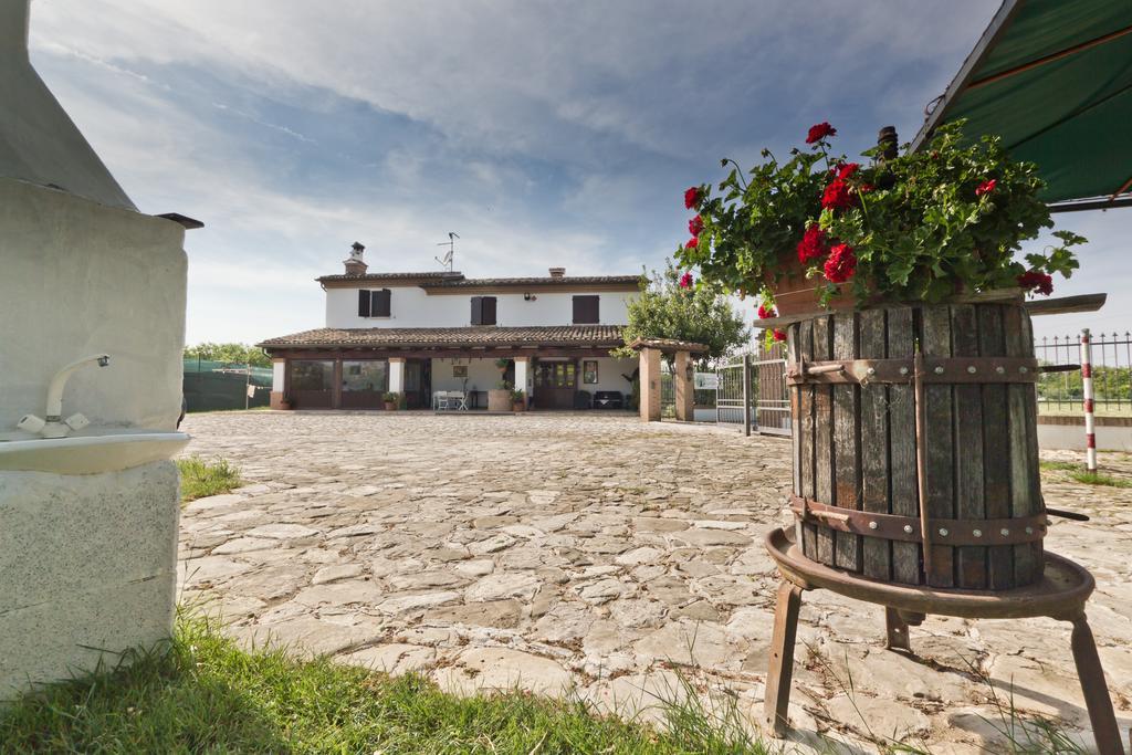 Country Rooms & Suite La Quercia Coriano Esterno foto