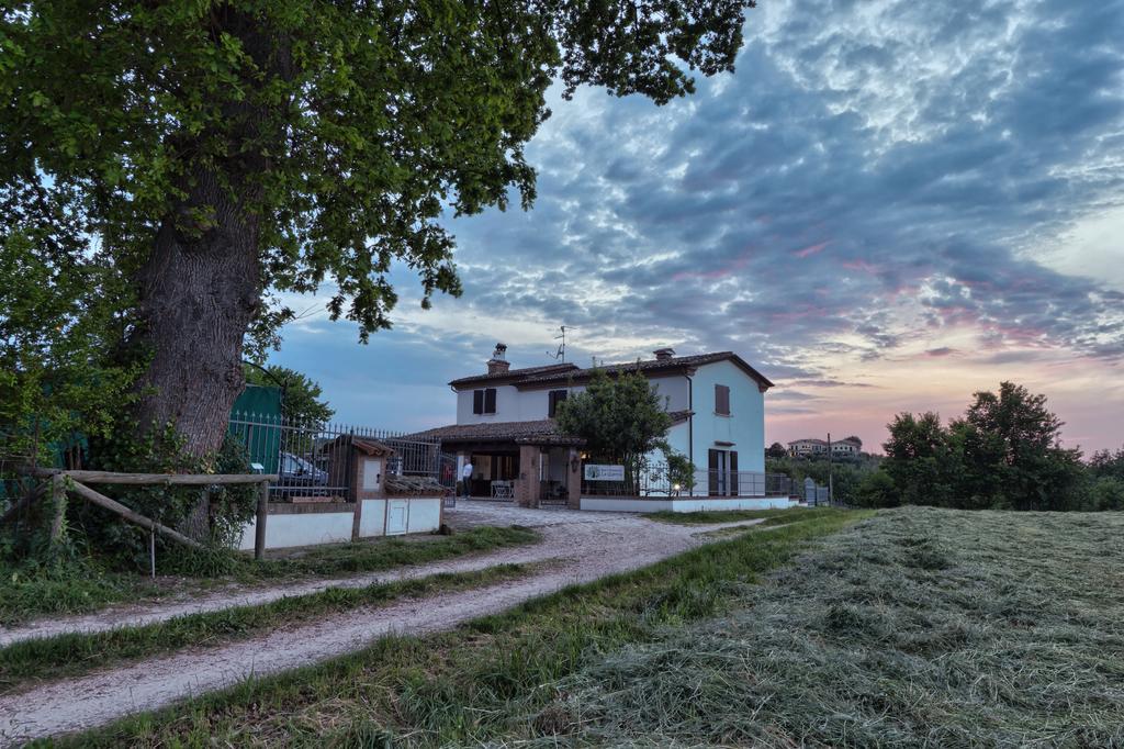 Country Rooms & Suite La Quercia Coriano Esterno foto