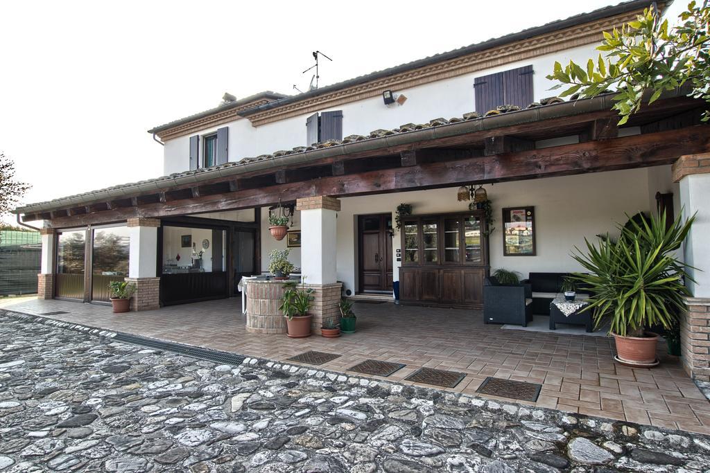 Country Rooms & Suite La Quercia Coriano Esterno foto